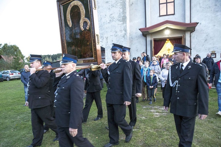 Maryja pozostaje w Miąsem. Chce odwiedzić każdą rodzinę