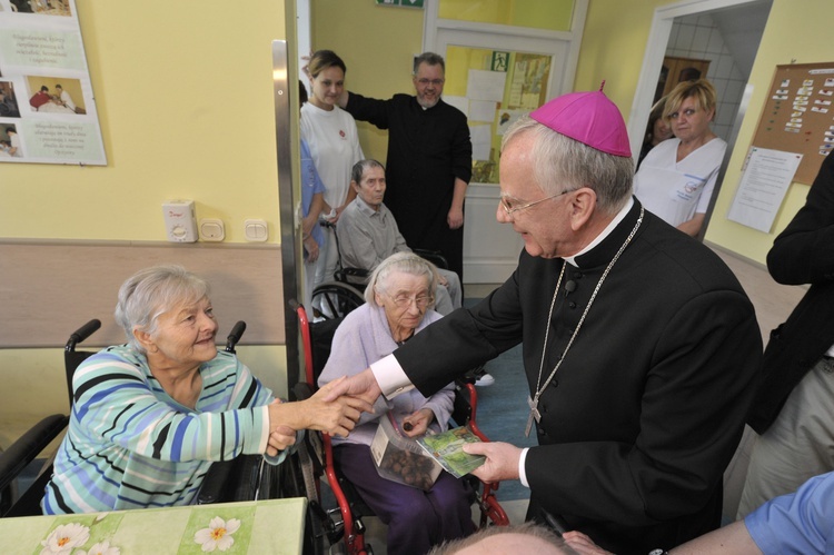 Odwiedziny abp. Marka Jędraszewskiego w Ośrodku Caritas w Zatorze