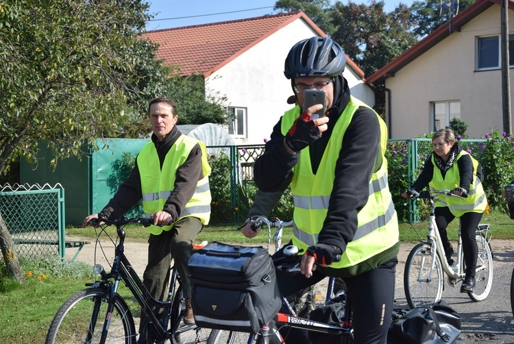 Rowerowa pielgrzymka do Domaniewic