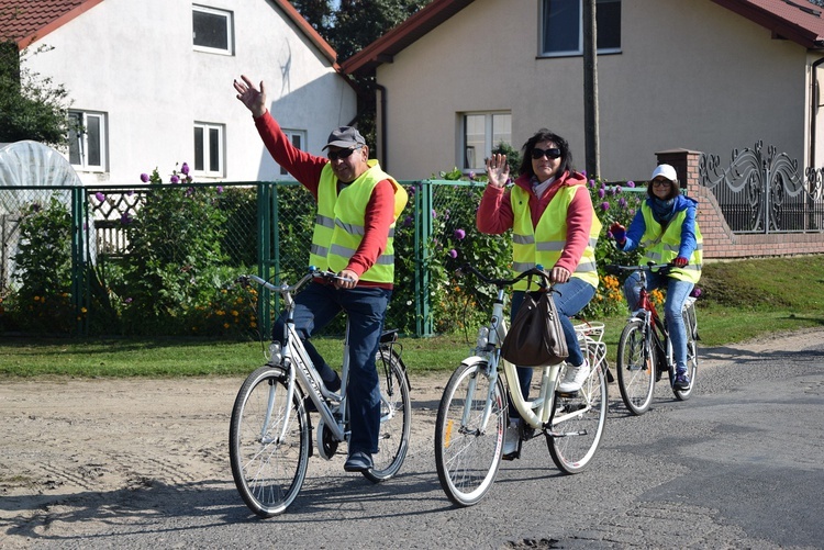 Rowerowa pielgrzymka do Domaniewic