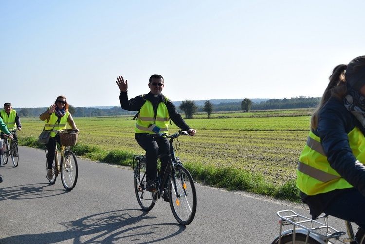 Rowerowa pielgrzymka do Domaniewic