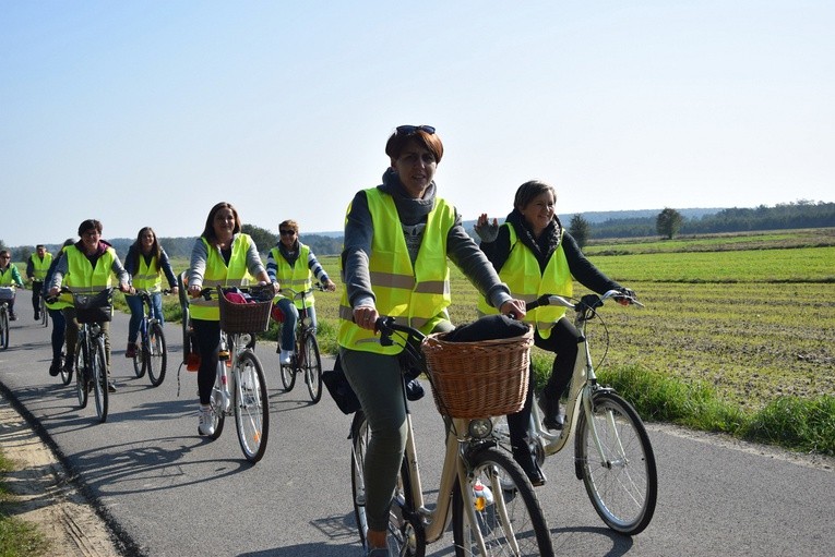 Rowerowa pielgrzymka do Domaniewic