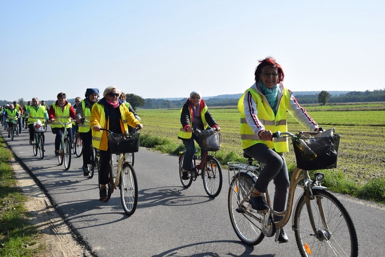 Rowerowa pielgrzymka do Domaniewic