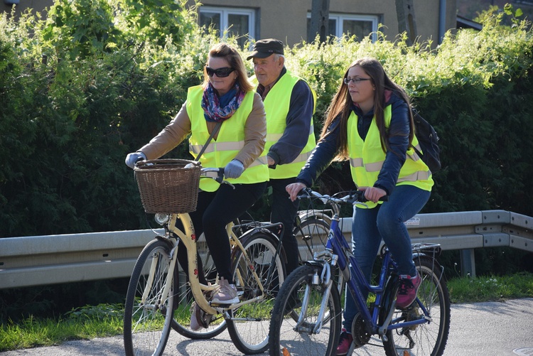 Rowerowa pielgrzymka do Domaniewic