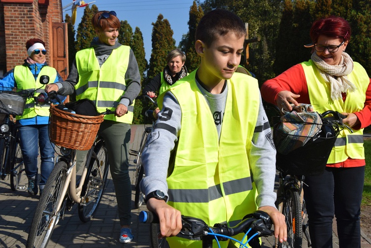 Rowerowa pielgrzymka do Domaniewic