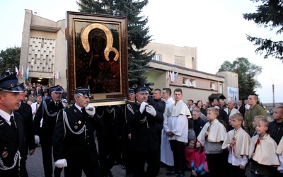 Poświętne. Matko, trudno jest iść samemu i się nie zgubić