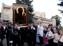 Poświętne. Matko, trudno jest iść samemu i się nie zgubić