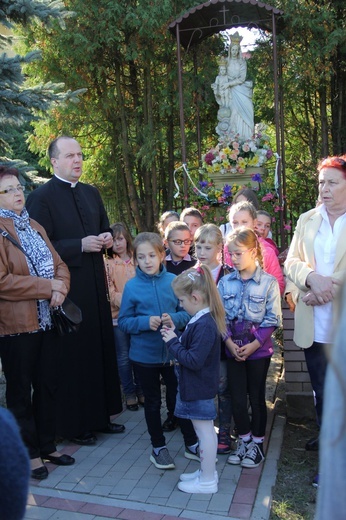 Różaniec z Matką Bożą Zwycięską w Gosprzydowej