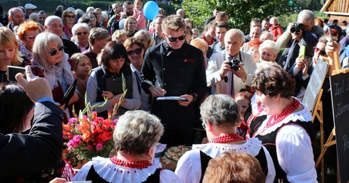 Jury w konkursie na potrawę regionalną z ziemniaków przewodniczył Karol Okrasa