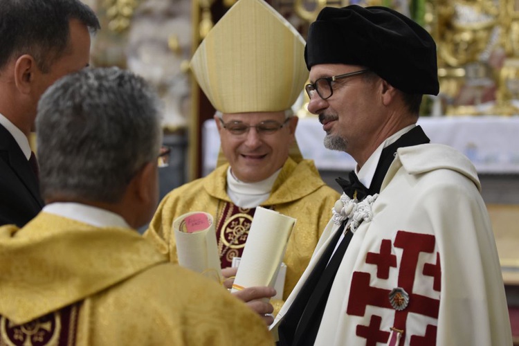 Koronacja fresku Matki Miłosierdzia w Dzierżoniowie