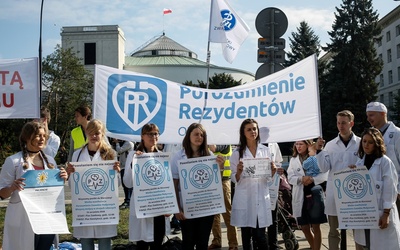 Lekarze rezydenci rozpoczęli protest głodowy