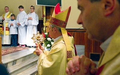 Spotkanie zakończyła Msza św., podczas której do kościoła pw. Bożego Miłosierdzia uroczyście zostały wprowadzone relikwie bł. Michała Sopoćki, spowiednika św. s. Faustyny Kowalskiej i wielkiego apostoła abstynencji.