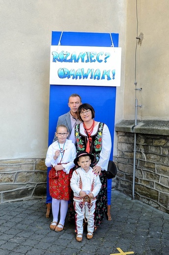 Różaniec z młodymi w Łącku