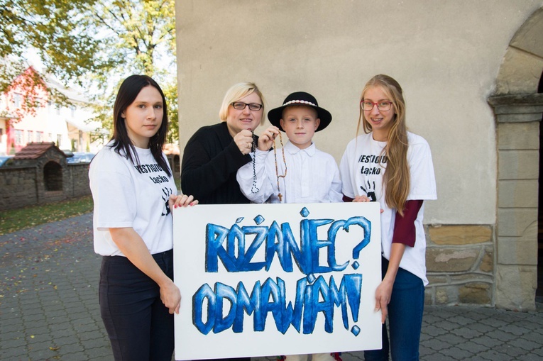 Różaniec z młodymi w Łącku