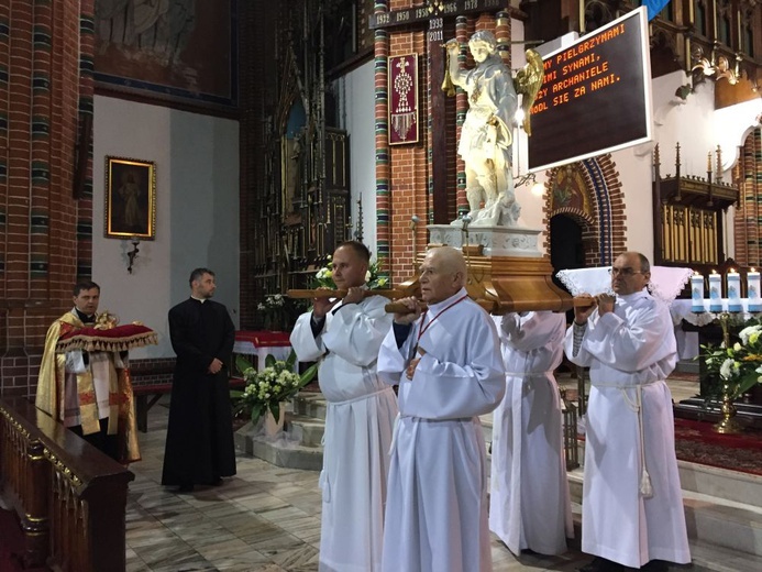 Archanioł Michał w wałbrzyskiej kolegiacie