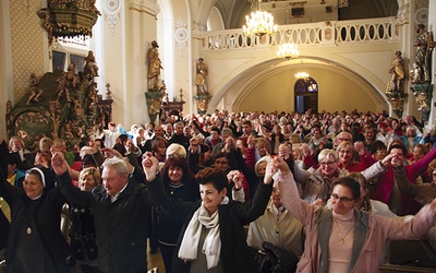 Zakończenie Mszy św. w grodowieckim sanktuarium.