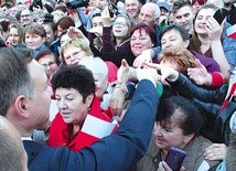 Po części oficjalnej Andrzej Duda poszedł do mieszkańców miasta. 