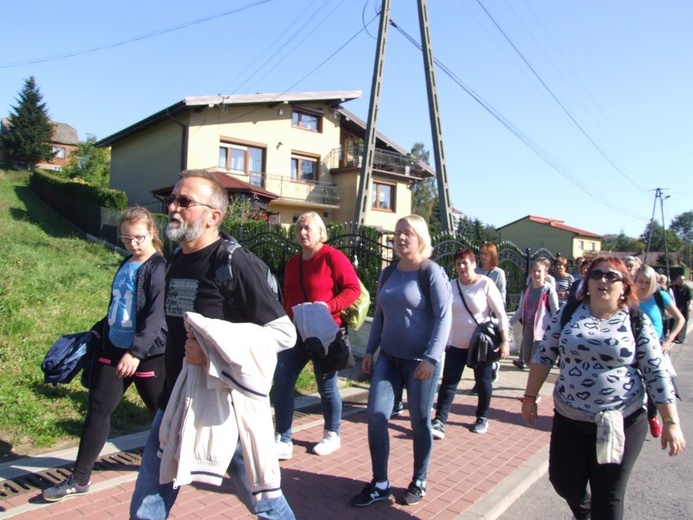 Z Gnojnika pieszo do Porąbki Uszewskiej