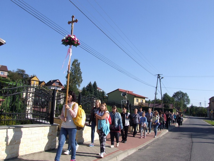 Z Gnojnika pieszo do Porąbki Uszewskiej