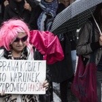 Co na sztandarach feministek? Matka Boża i aborcja