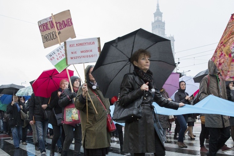 Co na sztandarach feministek? Matka Boża i aborcja
