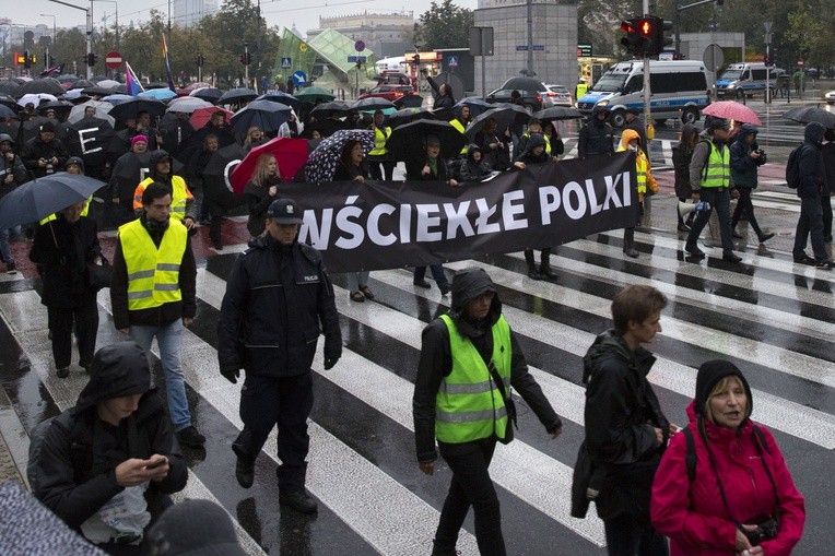 Co na sztandarach feministek? Matka Boża i aborcja