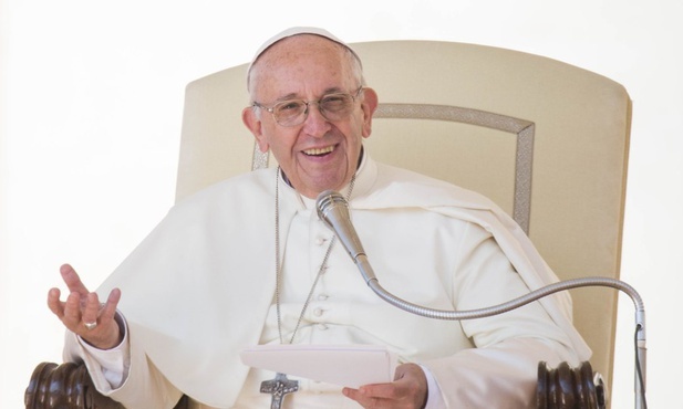 Franciszek zachęcił Polaków do modlitwy różańcowej