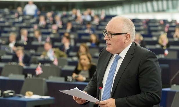 Timmermans: Praworządność wymaga czasem użycia siły