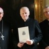 Abp Stanisław Budzik wraz bp. Mieczysławem Cisło dziekowali ks. Franciszkowi Przytule za pracę dla archidiecezji