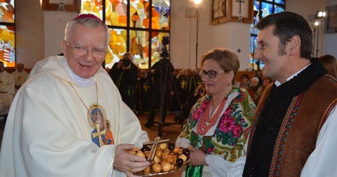 Świetlany krąg różańca