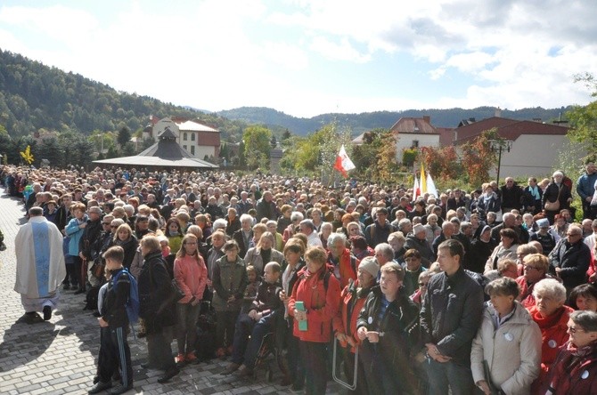 Piwniczna - "Różaniec do granic"