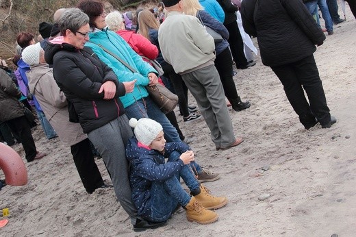 Różaniec do Granic na plaży w Ustce
