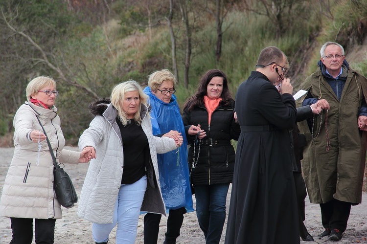 Różaniec do Granic na plaży w Ustce