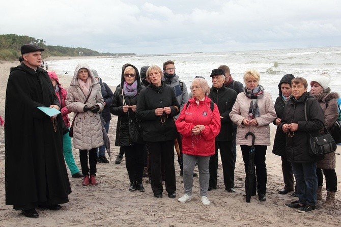 Różaniec do Granic na plaży w Ustce