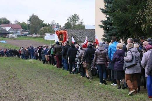 Różaniec do granic w Świerżach