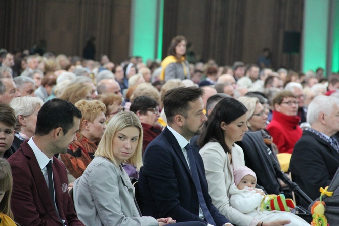 Koncert "Idźmy naprzód z nadzieją" na XVII Dzień Papieski