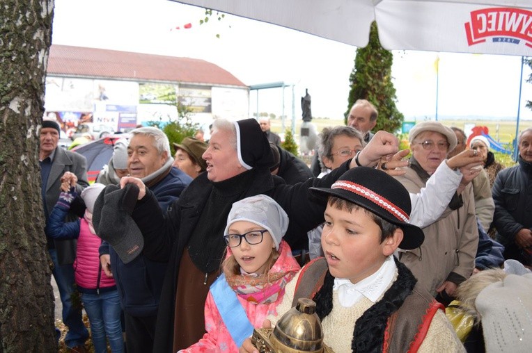 W deszczowy dzień nadzieja od Jana Pawła II