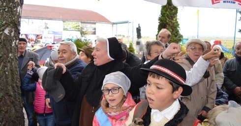 W deszczowy dzień nadzieja od Jana Pawła II