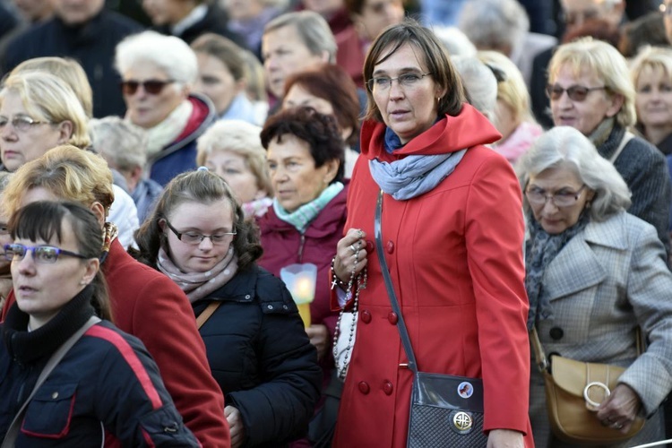 Ostatnia procesja fatimska z parafii pw. św. Andrzeja Boboli