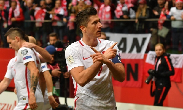 Robert Lewandowski obronił pracę licencjacką o ...własnej karierze