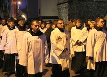 Diakoni wzięli udział w procesji różańcowej ulicami Bochni