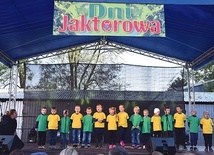 Na scenie wystąpili uczniowie jaktorowskich szkół.