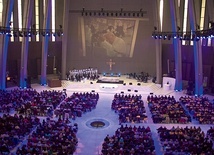 Multimedialne widowisko oparte było na nauczaniu św. Jana Pawła II oraz historii Fundacji Dzieło Nowego Tysiąclecia.