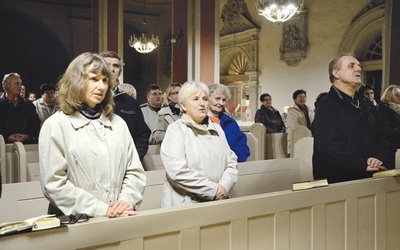 Czciciele św. Franciszka modlili się w nocy  z 3 na 4 października.