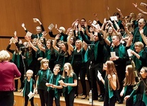 Efekty całodziennej pracy uczestnicy warsztatów zaprezentowali podczas koncertu. 