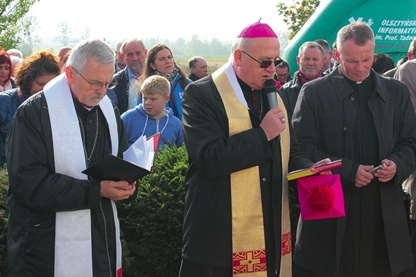 ▲	Modlitwę ekumeniczną prowadzili abp Józef Górzyński wraz z bp. Rudolfem Bażanowskim.