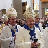 ▲	Uroczystą Mszę św. wraz z biskupem Krzysztofem Nitkiewiczem koncelebrowali lubelscy biskupi oraz kapłani archidiecezji lubelskiej.