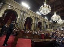 Premier Katalonii proponuje zawieszenie skutków deklaracji niepodległości