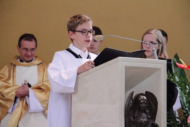 Święto patrona i ślubowanie klas I SP Zakonu Pijarów im. ks. S. Konarskiego