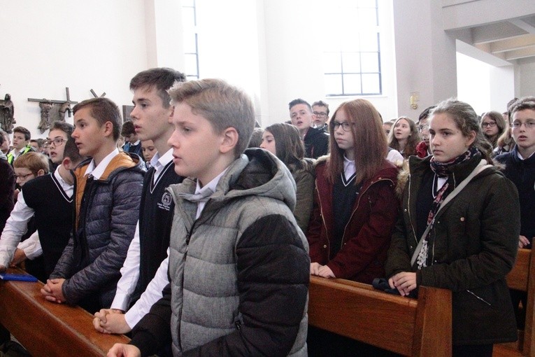 Święto patrona i ślubowanie klas I SP Zakonu Pijarów im. ks. S. Konarskiego